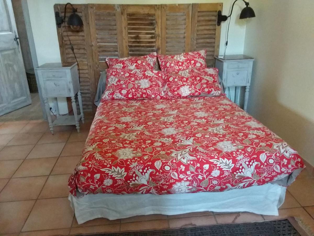 Chambre pour 2 personnes avec salle de bain privée Tourves Esterno foto