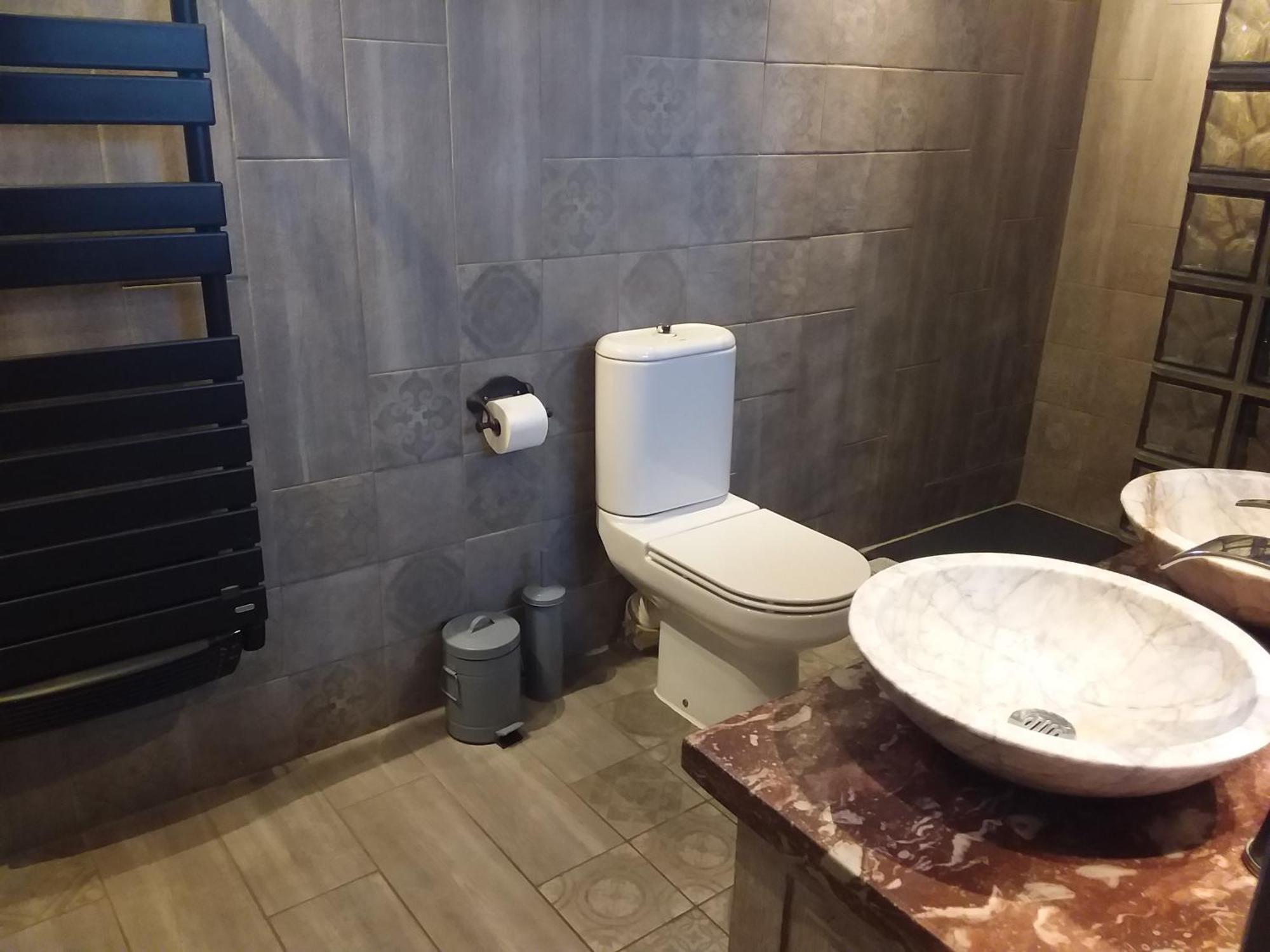 Chambre pour 2 personnes avec salle de bain privée Tourves Esterno foto